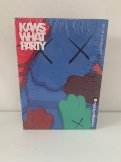 Kaws BROOKLIN MUSEUM POSTCARDAS